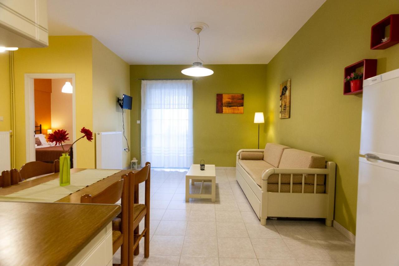 Aparthotel Elaionas Leonídion Exterior foto