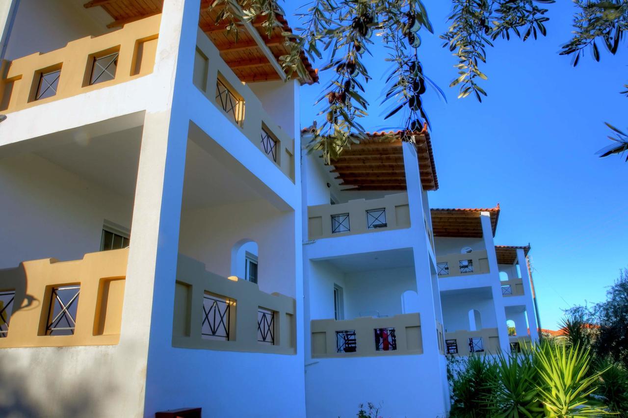 Aparthotel Elaionas Leonídion Exterior foto